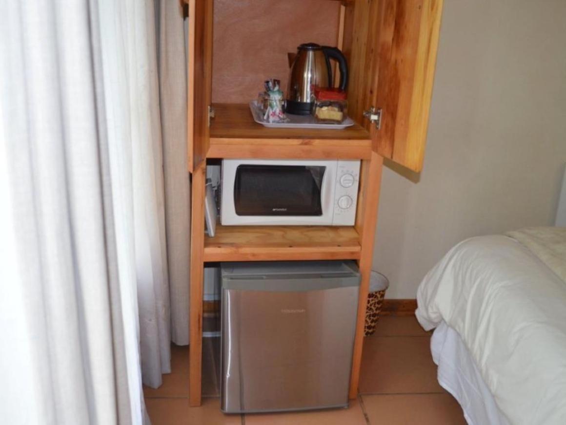 אסטקורט The Riverhouse Guesthouse מראה חיצוני תמונה